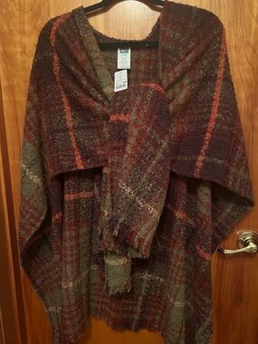 NWT Woolrich Cozy Plaid Hooded Poncho - Olive, Burgundy & Rust
